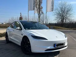 Weiß Gebraucht 2023 Tesla Model 3 Limousine | 35.000 € (Teuer)