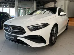 Weiß Gebraucht 2023 Mercedes A250 AMG line Limousine | 39.800 € (Teuer)