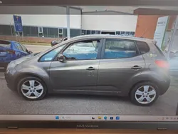 Braun Gebraucht 2012 Kia Venga Kleinwagen | 4.000 € (Guter Preis)