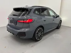 Grau Gebraucht 2023 BMW 218 Active Tourer M Sport Van / Kleinbus | 25.350 € (Guter Preis)
