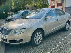 Gold Gebraucht 2007 VW Passat Kleinwagen | 5.500 €