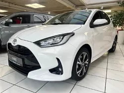 Weiß Neu 2025 Toyota Yaris Hybrid Limousine | 27.250 € (Fairer Preis)