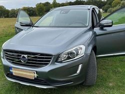 Grau Gebraucht 2016 Volvo XC60 Summum SUV | 20.900 € (Fairer Preis)