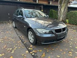 Grau Gebraucht 2008 BMW 318 Kombi | 3.150 € (Guter Preis)