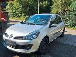 Silber Gebraucht 2008 Renault Clio III Limousine | 2.500 €