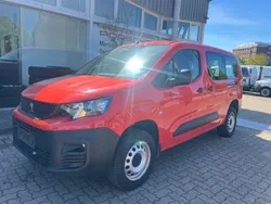 Rot Gebraucht 2020 Peugeot Partner Premium Van / Kleinbus | 12.900 € (Fairer Preis)