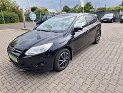 Schwarz Gebraucht 2011 Ford Focus Trend Limousine | 4.700 € (Fairer Preis)