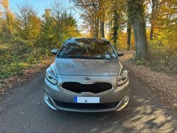 Grau Gebraucht 2013 Kia Carens Van / Kleinbus | 5.850 €