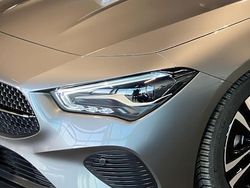 Grau Gebraucht 2024 Mercedes CLA180 Shooting Brake Progressive Kombi | 30.450 € (Fairer Preis)