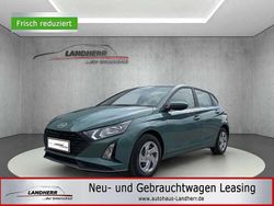 Mangrove grün Neu 2025 Hyundai i20 Comfort Limousine | 16.420 € (Guter Preis)