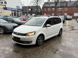 Weiß Gebraucht 2010 VW Touran Van / Kleinbus | 4.999 € (Fairer Preis)