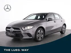 Grau metalliclack mountaingrau Gebraucht 2022 Mercedes A250 Style Limousine | 24.885 € (Guter Preis)