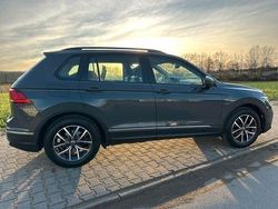 Grau Gebraucht 2022 VW Tiguan Life SUV | 27.500 € (Fairer Preis)