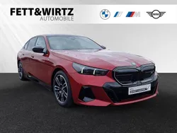 Fire red metallic Gebraucht 2024 BMW i5 Comfort Edition Limousine | 71.800 € (Superpreis)