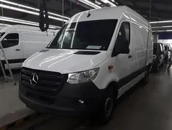 Arktikweiss Gebraucht 2023 Mercedes Sprinter Van | 35.169 € (Guter Preis)