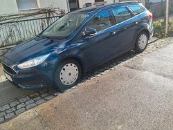 Blau Gebraucht 2015 Ford Focus Kombi | 5.000 €