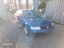 Blau Gebraucht 2000 VW Passat Limousine | 799 € (Superpreis)