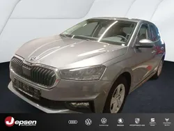 Graphitegrau metallic Gebraucht 2024 Skoda Fabia Essence Kleinwagen | 17.470 € (Guter Preis)