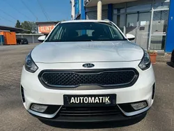 Weiß Gebraucht 2018 Kia Niro Vision SUV | 14.999 € (Fairer Preis)