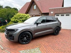 Grau Gebraucht 2020 VW Touareg R-line SUV | 49.200 € (Etwas zu teuer)
