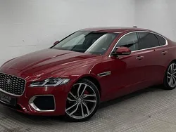 Firenze rot Gebraucht 2022 Jaguar XF Limousine | 37.900 €