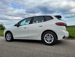 Weiß Gebraucht 2023 BMW 216 Active Tourer Van / Kleinbus | 23.000 € (Superpreis)