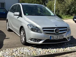 Silber Gebraucht 2012 Mercedes B180 Van / Kleinbus | 10.900 € (Fairer Preis)