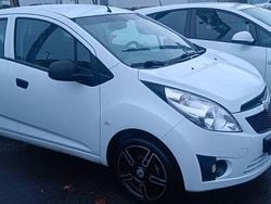 Weiß Gebraucht 2012 Chevrolet Spark Kleinwagen | 3.980 € (Fairer Preis)