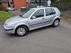 Silber Gebraucht 2001 VW Golf Limousine | 2.990 € (Fairer Preis)