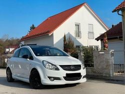 Weiß Gebraucht 2009 Opel Corsa Edition Limousine | 1.999 € (Superpreis)