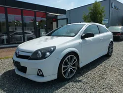 Weiß Gebraucht 2008 Opel Astra GTC Edition Limousine | 13.490 €