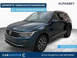 Nightshade blue (metallic) Gebraucht 2023 VW Tiguan Life SUV | 22.307 € (Guter Preis)