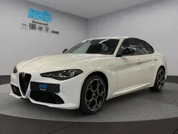 Blau Gebraucht 2024 Alfa Romeo Giulia Veloce Limousine | 36.900 € (Fairer Preis)