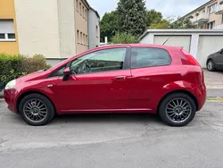Rot Gebraucht 2009 Fiat Punto Kleinwagen | 2.000 € (Fairer Preis)