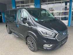 Obsidianschwarz Gebraucht 2021 Ford Transit Tourneo Van / Kleinbus | 18.290 €
