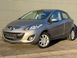 Grau Gebraucht 2011 Mazda 2 Center-Line Limousine | 5.890 € (Teuer)