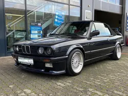 Schwarz Gebraucht 1988 BMW 325 Cabriolet Cabrio | 27.650 €