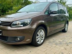 Braun Gebraucht 2013 VW Touran Van / Kleinbus | 11.990 € (Fairer Preis)