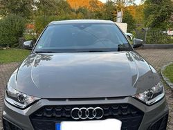 Grau Gebraucht 2023 Audi A1 Sportback S-Line Kleinwagen | 22.000 € (Fairer Preis)