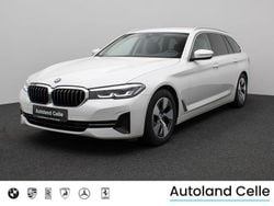 Mineralweiss metallica96schwarz Gebraucht 2020 BMW 520 Sport Line Limousine | 28.499 € (Guter Preis)