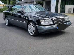 Schwarz Gebraucht 1993 Mercedes E320 Sportline Cabrio | 29.999 €
