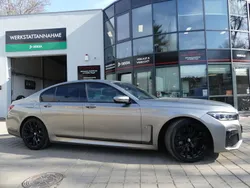 Grau Gebraucht 2019 BMW 745e M Sport Limousine | 41.799 € (Fairer Preis)