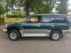 Grün Gebraucht 1999 Mitsubishi Pajero SUV | 11.500 €
