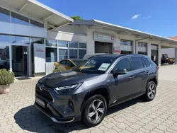 Grau Gebraucht 2021 Toyota RAV4 Hybrid Plus SUV | 37.490 € (Fairer Preis)