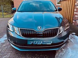Grau Gebraucht 2018 Skoda Octavia Style Kombi | 14.000 € (Fairer Preis)