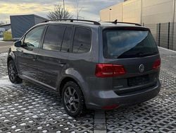 Grau Gebraucht 2014 VW Touran Van / Kleinbus | 4.999 € (Guter Preis)