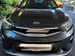 Grau Gebraucht 2018 Kia Stonic Platinum Edition SUV | 10.500 € (Guter Preis)
