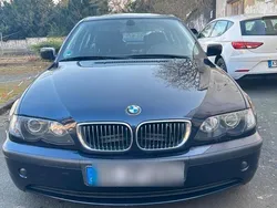 Blau Gebraucht 2004 BMW 320 Limousine | 2.600 € (Fairer Preis)