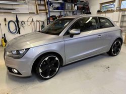 Silber Gebraucht 2014 Audi A1 Ambition Limousine | 10.900 € (Fairer Preis)
