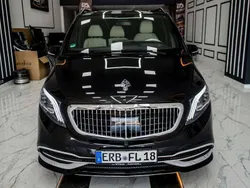 Schwarz Gebraucht 2023 Mercedes Vito Van / Kleinbus | 81.990 €